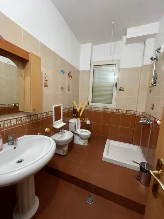 JEPET VILE TRE KATESHE ME QERA TE RRETHRROTULLIMI NE SAUK 3.000 EURO