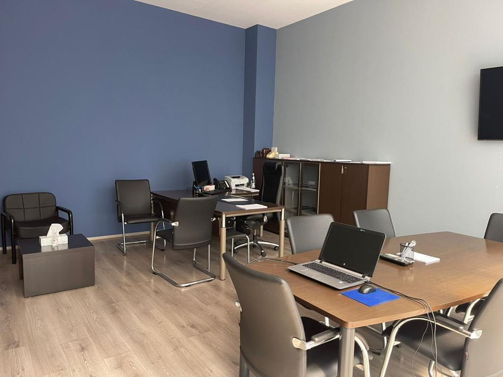 Ufficio in Affitto a Bllok (ID BZ2616) Tirana.