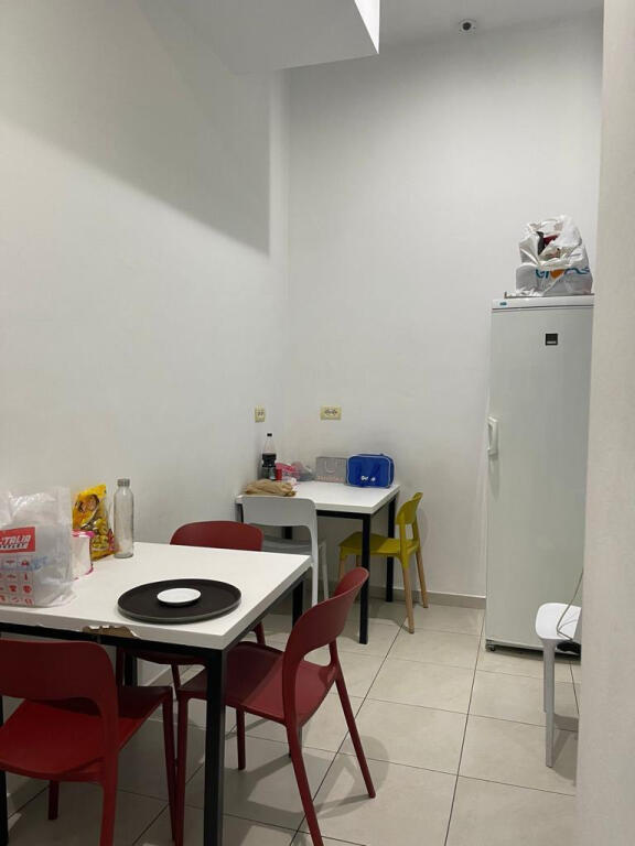 Ufficio in Affitto a Bllok (ID BZ2616) Tirana.