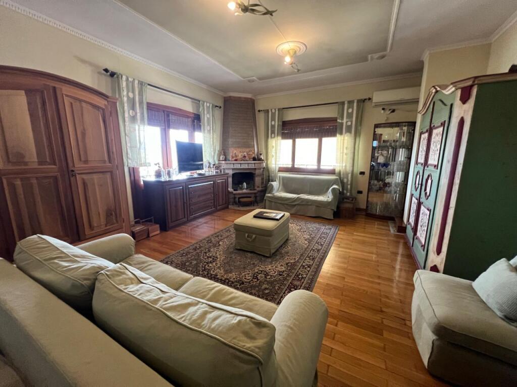 Penthouse ne shitje ne qender te Vlores