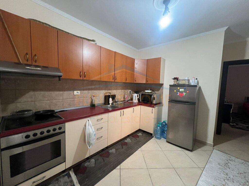 Shitet, Apartament 2+1, Unaza e Re, Tiranë