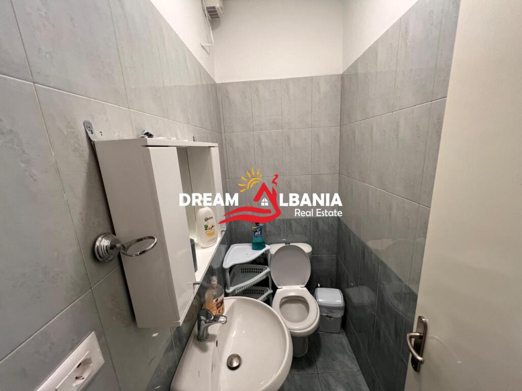 Apartament 2+1 me 2 tualete tek Komuna e Parisit, prane Kompleksit Kika ne Tirane (ID 42215275)