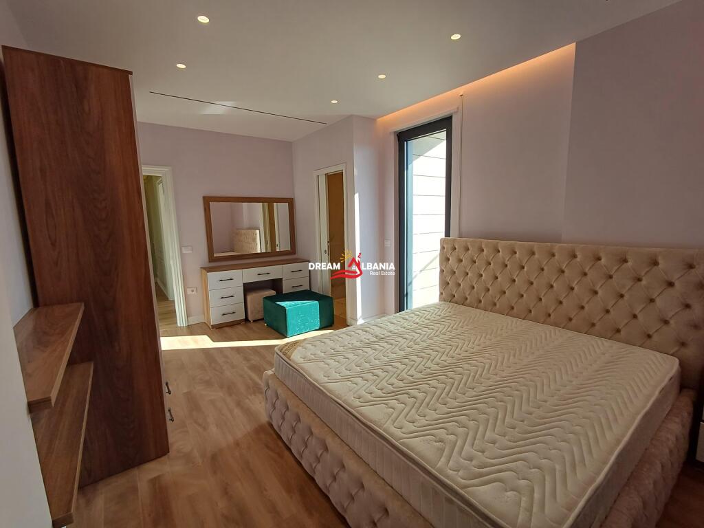 Apartments for rent 3+1 +2 bathrooms +2 balconies in Porcelan, at the Erli Residence in Tirana (ID 4231429)