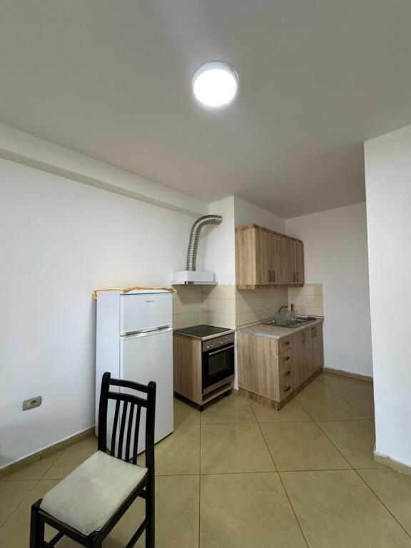 Apartment 1+1 for rent, Astir, Oslo Bar building, 450,000 lek.