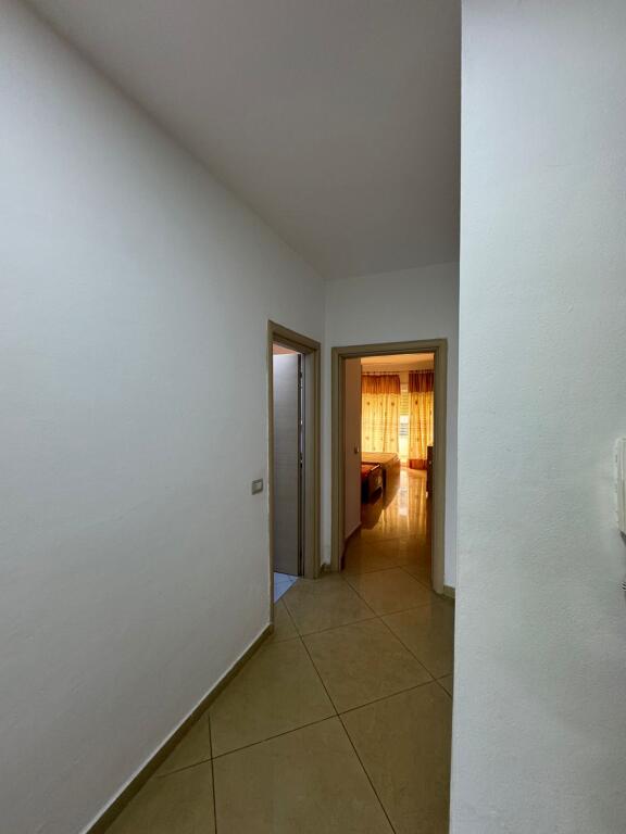 Apartment 1+1 for rent, Astir, Oslo Bar building, 450,000 lek.
