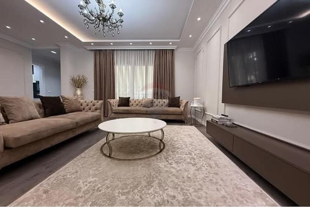 2+1 apartment for rent near Air Albania.