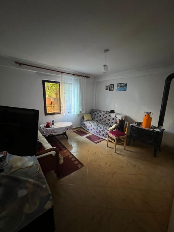 Shitet Vile 2 kateshe tek Rruga e Elbasanit (ID BV0103) Tirane