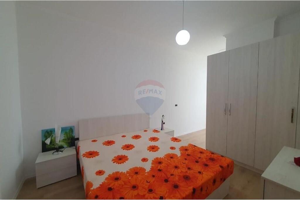 Apartament 2+1 per qira Pallatet Cabej !