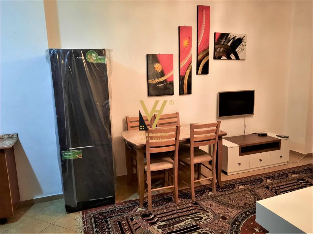 VENDESI APPARTAMENTO 1+1+BLK A 5 MAJI 115.000 EURO