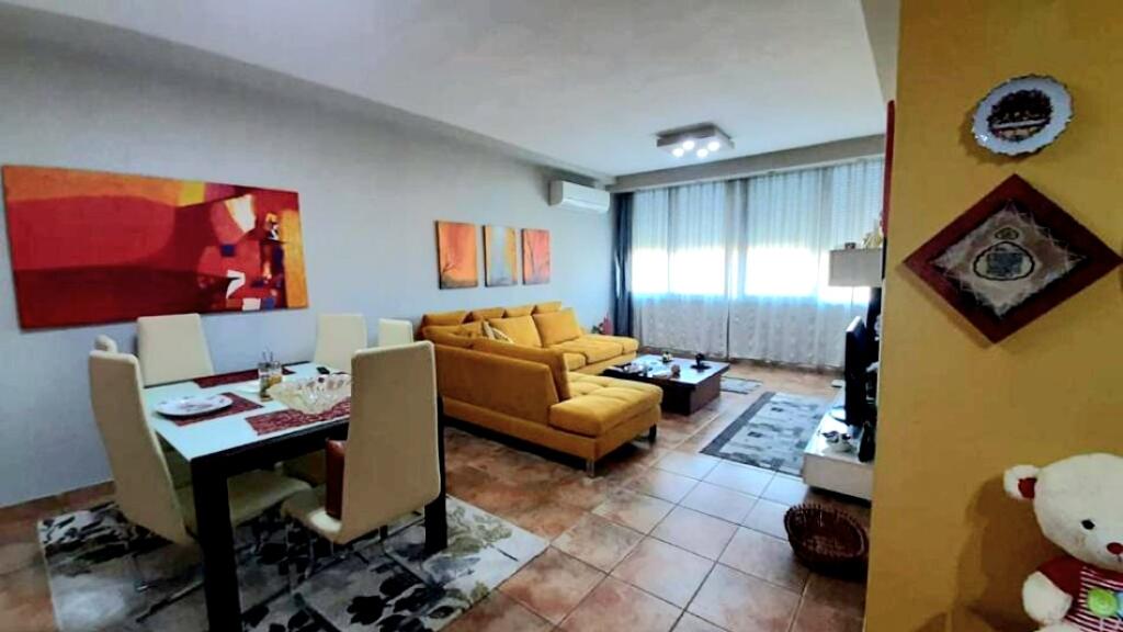 In vendita Appartamento 3+1+2 Rruga e Dibres 158.000 €