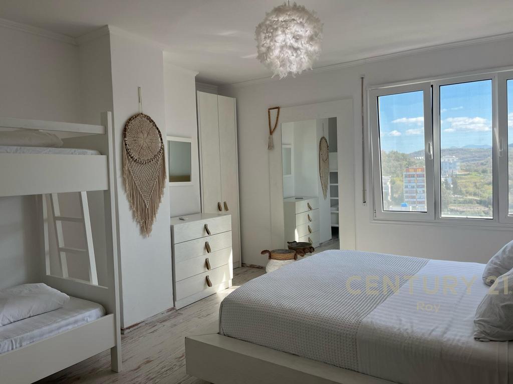 For sale: Super apartment with a sea view at Shkembi i Kavajes!