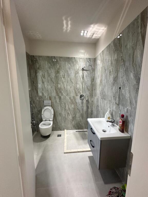 For sale apartment 2+1+2 Gjiri Lalzit (Lura)