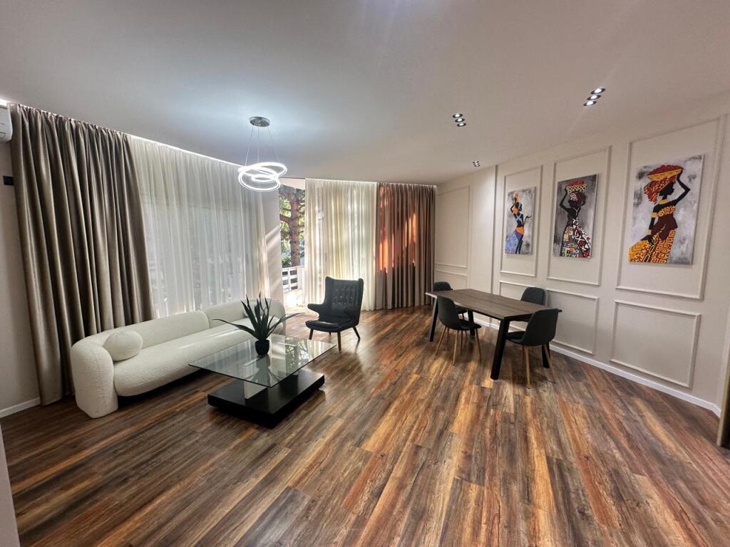 For sale apartment 2+1+2 Gjiri Lalzit (Lura)