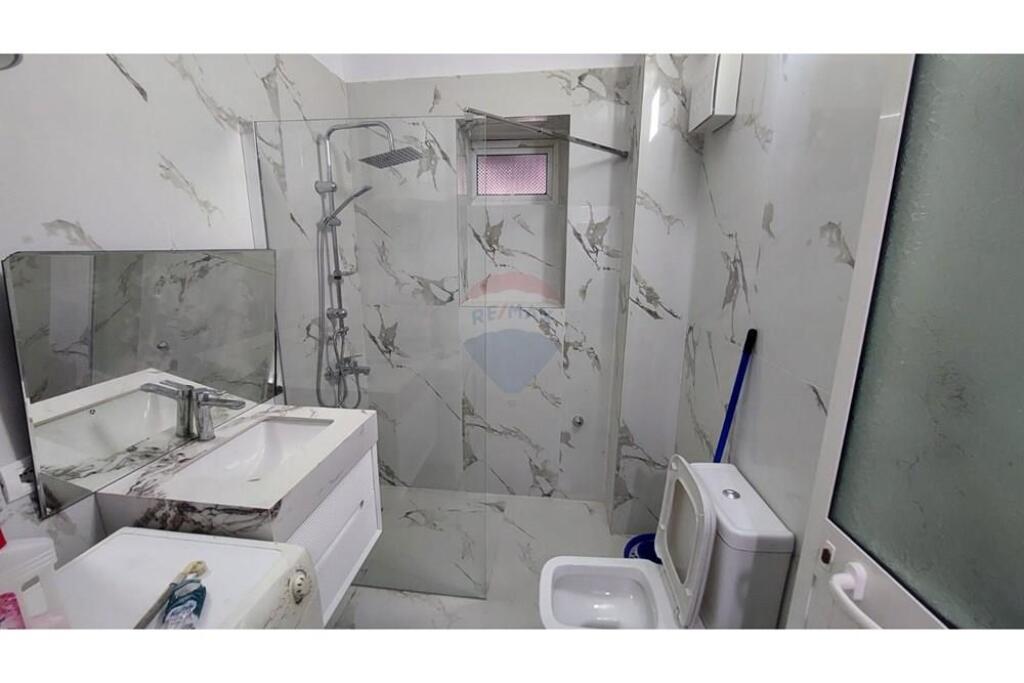  JEPET APARTAMENT 1+1 PER QIRA NE RRUGEN E DIBRES