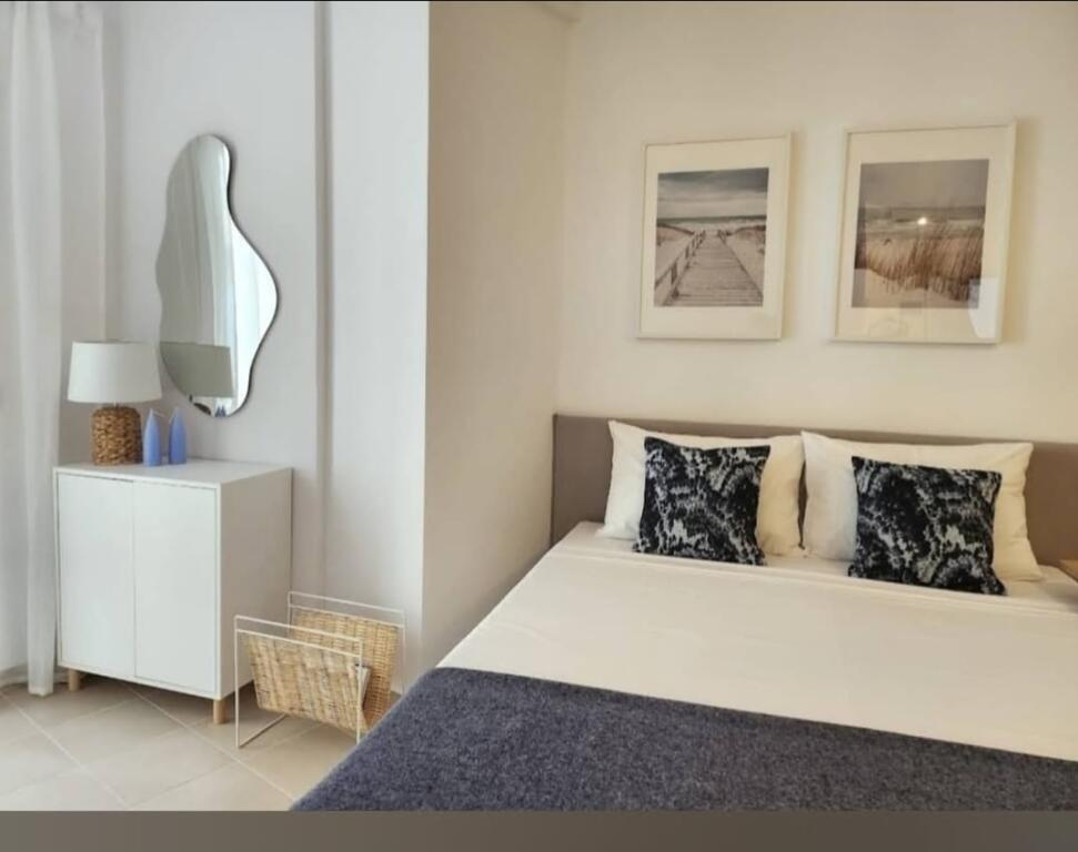Studio with sea view for sale in Vlorë.