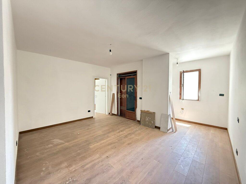 1+1 Apartment for Sale in Neighborhood No. 12, Near the Sports Palace, Durrës - 63.4 m²