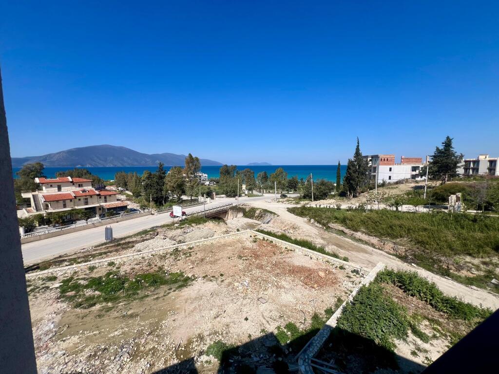 Apartment for sale in Radhimë