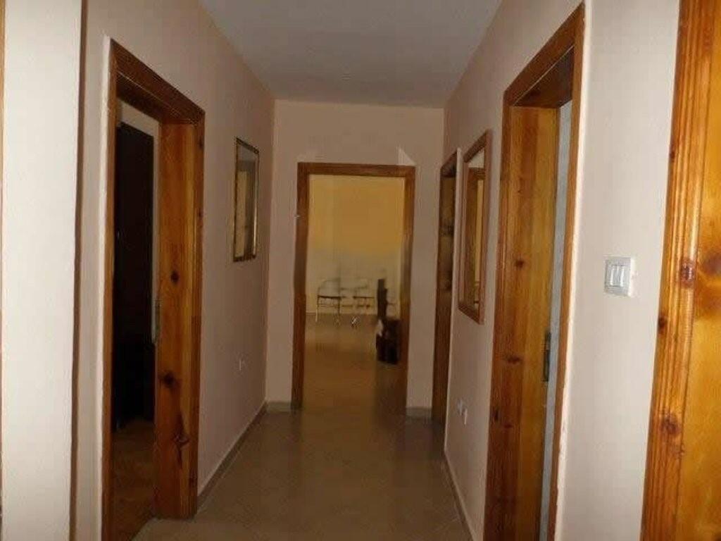 5+1 me qera ne fillim te rruges Don Bosko ne Tirane