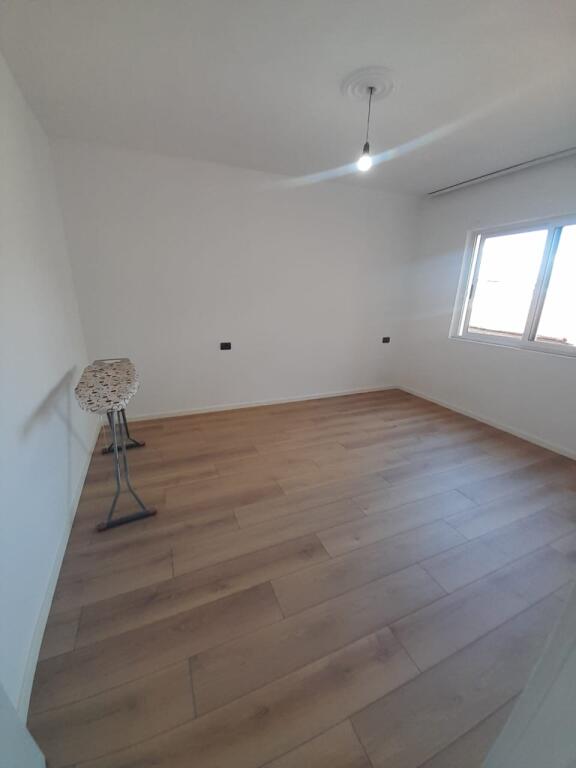 Apartament zyre për qira tek 21 dhjetori