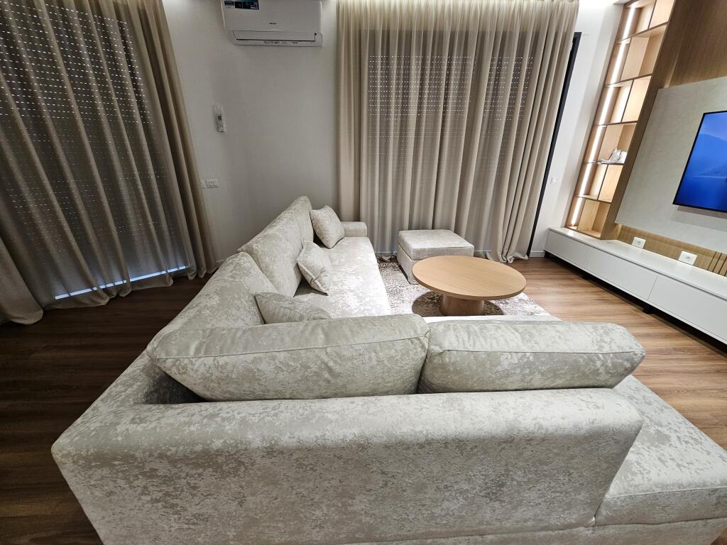 Apartament Luksoz - Me Qera - Liqeni i Thate - Tirane