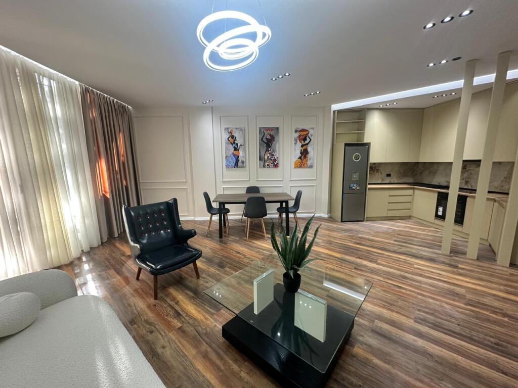 For sale apartment 2+1+2 Gjiri Lalzit (Lura)