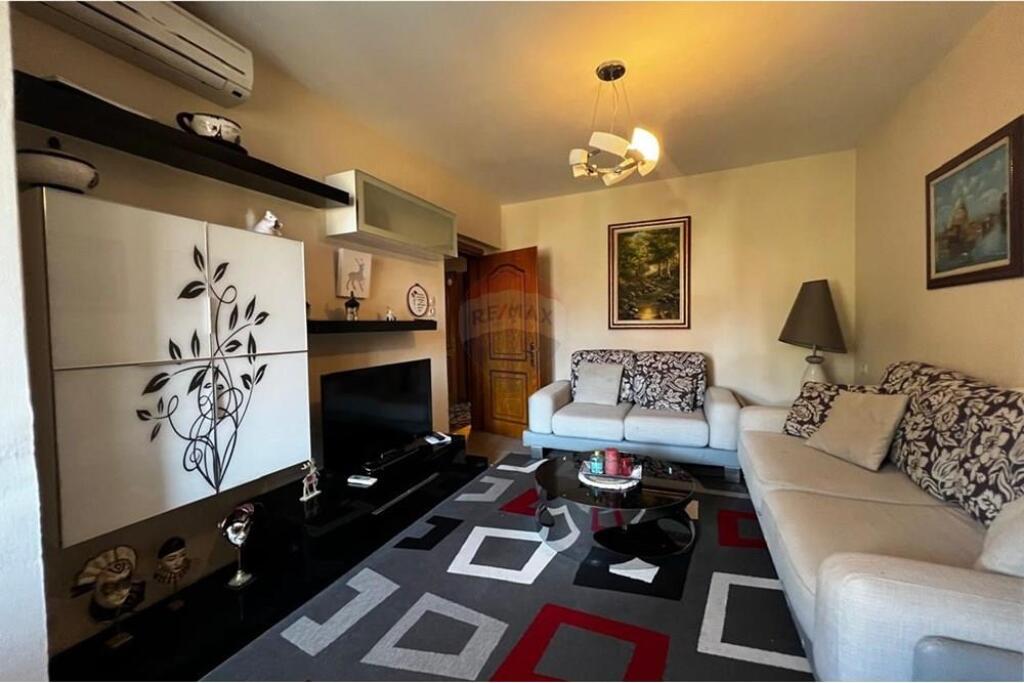  JEPET APARTAMENT 2+1 ME QIRA UNAZE BULEVARDI I RI