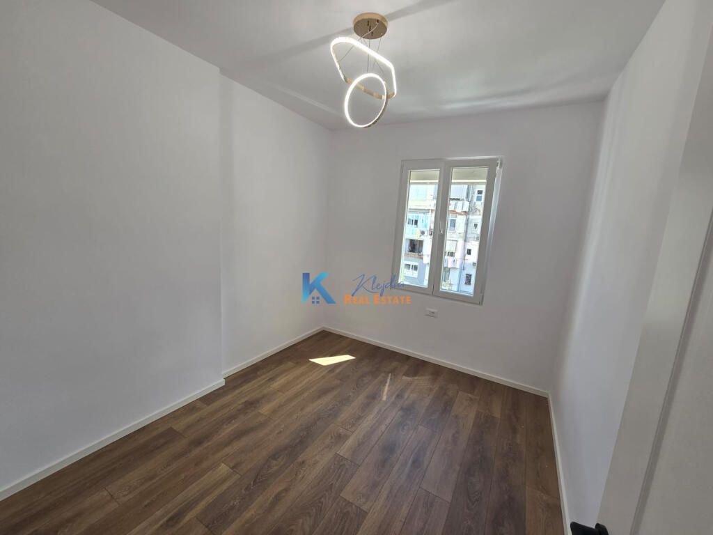 2+1+2 for SALE in Myslym Shyr, near the Pjeter Budi school.