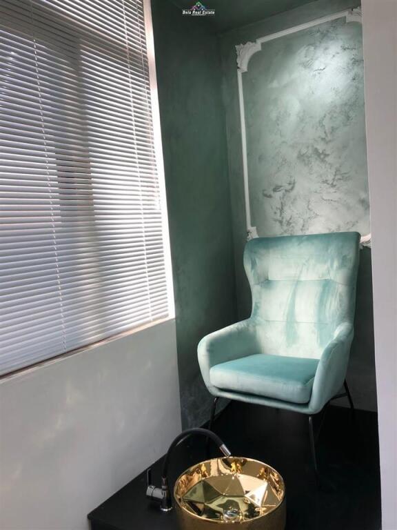 Dyqan Estetike mer qera Tek Brryli (ID BD21251) Tirane