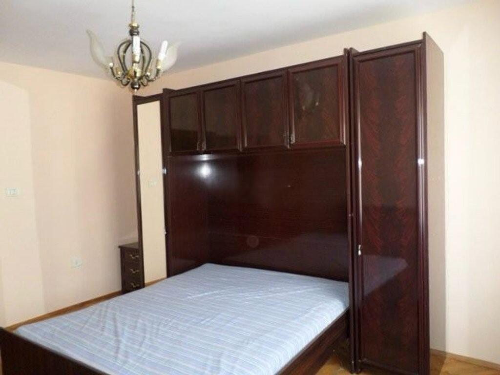 5+1 me qera ne fillim te rruges Don Bosko ne Tirane