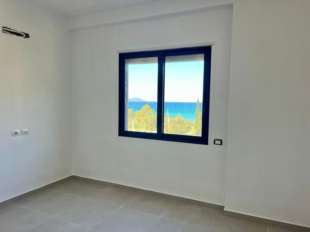 Apartment for sale in Radhimë