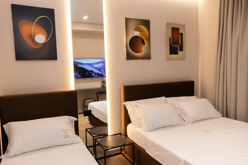 Hotel for sale in Vlorë