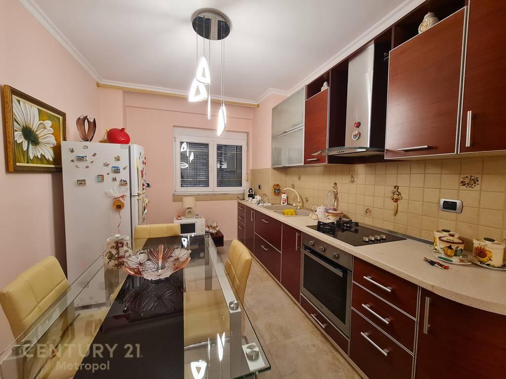 FOR RENT FURNISHED 1+1 APARTMENT, NEW MARKET!