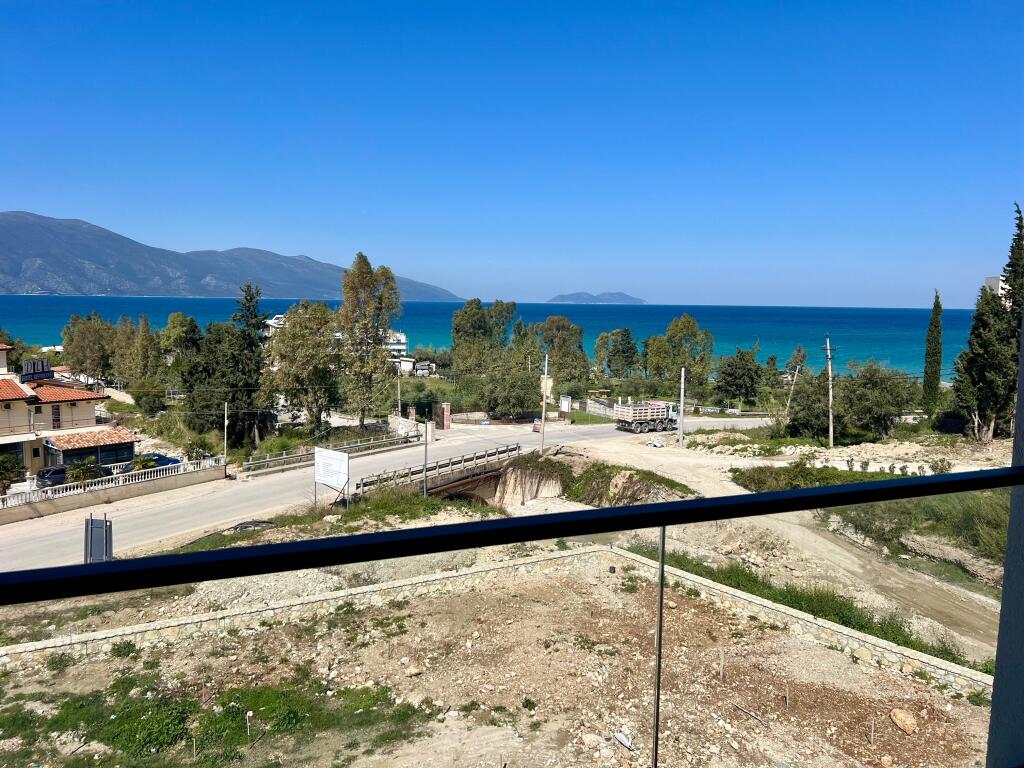Apartment for sale in Radhimë