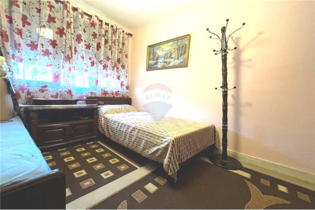  JEPET APARTAMENT 2+1 ME QIRA UNAZE BULEVARDI I RI