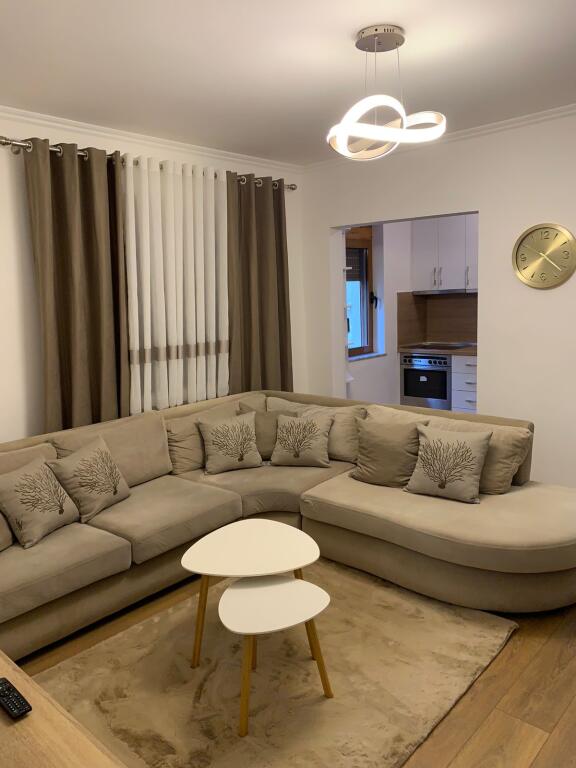 A super 2+1 apartment is for rent near Shkolla e Kuqe!