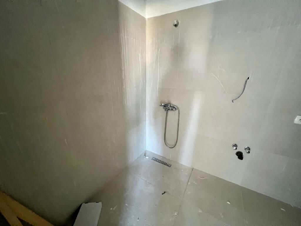 Apartment for sale in Radhimë