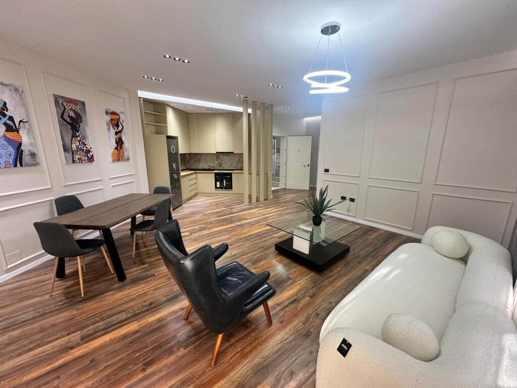 For sale apartment 2+1+2 Gjiri Lalzit (Lura)