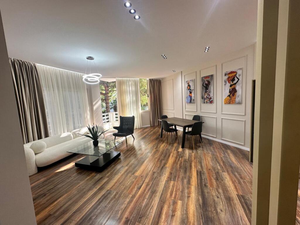 For sale apartment 2+1+2 Gjiri Lalzit (Lura)