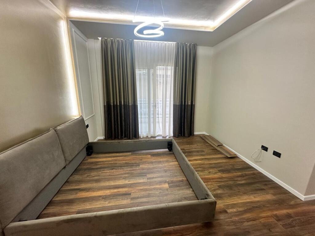 For sale apartment 2+1+2 Gjiri Lalzit (Lura)