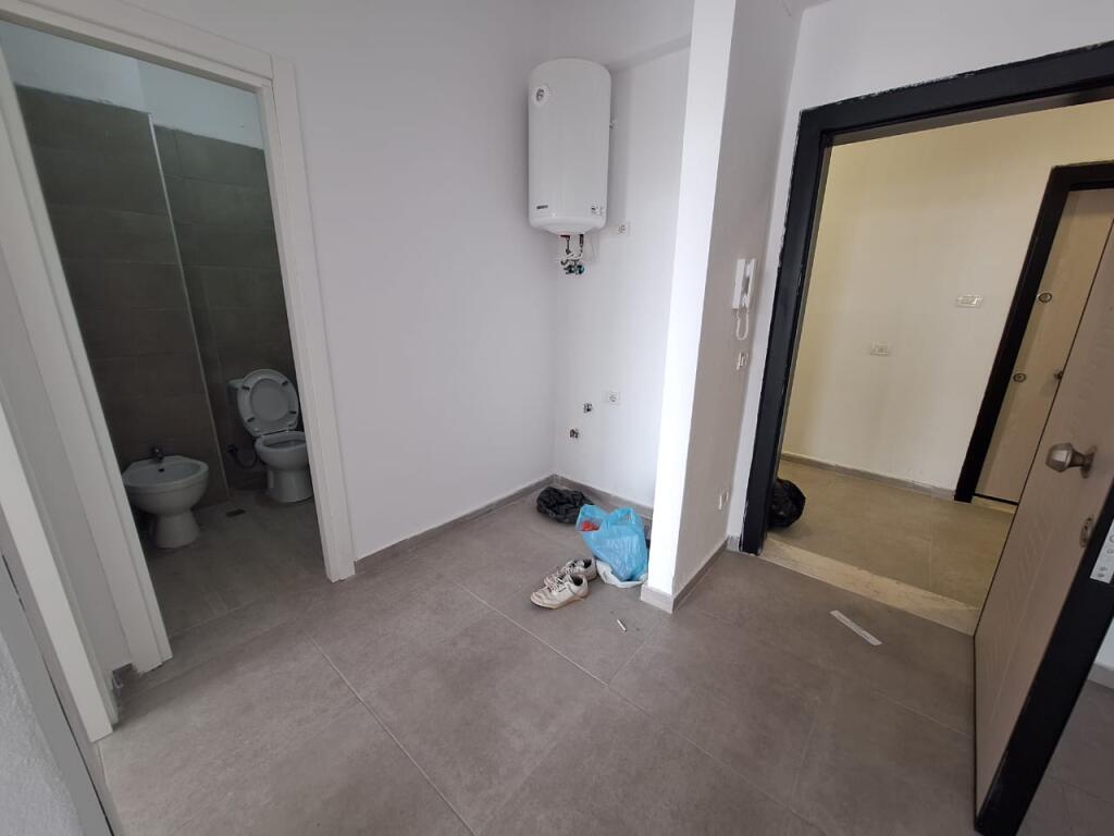 Rent Apartment 1+1, 5 Maji, 300 Euro