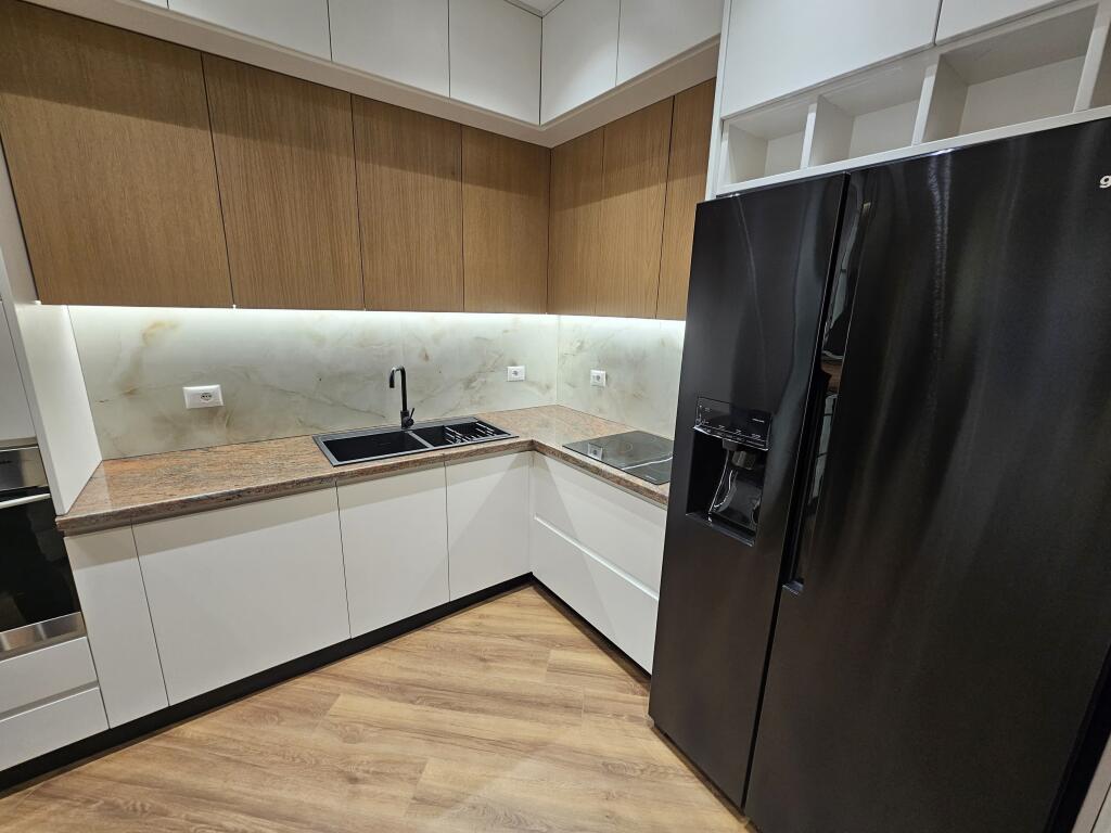Apartament Luksoz - Me Qera - Liqeni i Thate - Tirane