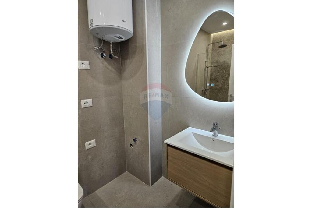 🏢 **Fantastic Studio Apartment for Sale in Tirana!**