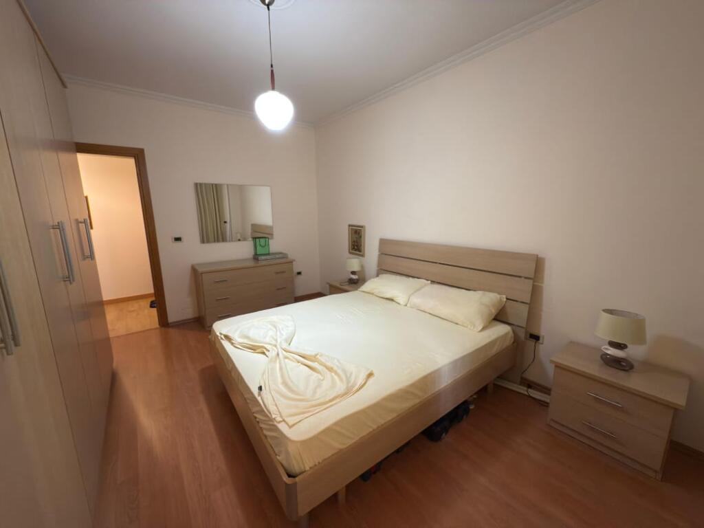 A 2+1+2 apartment is for rent in Bllok.