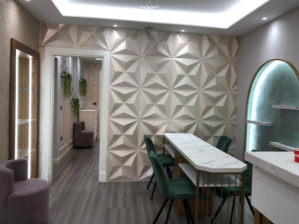 Dyqan Estetike mer qera Tek Brryli (ID BD21251) Tirane