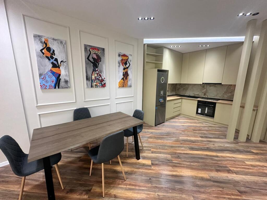 For sale apartment 2+1+2 Gjiri Lalzit (Lura)