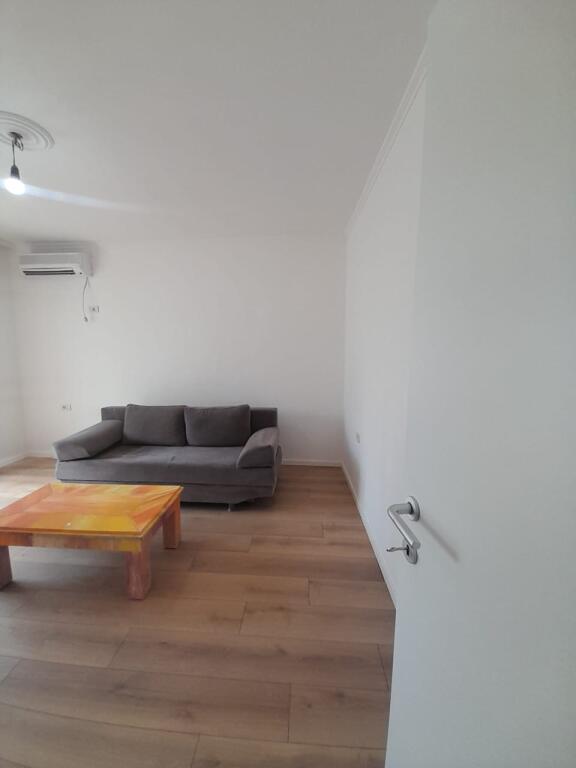 Apartament zyre për qira tek 21 dhjetori