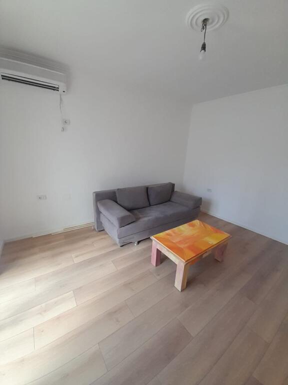 Apartament zyre për qira tek 21 dhjetori