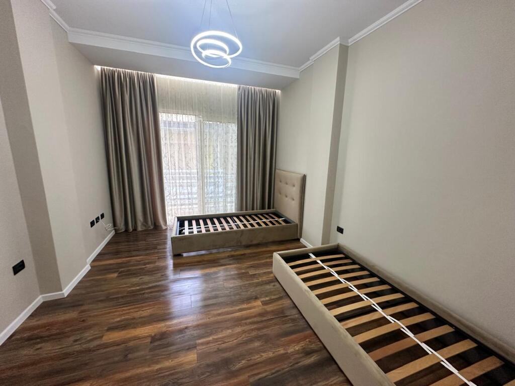 For sale apartment 2+1+2 Gjiri Lalzit (Lura)