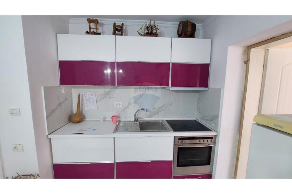  JEPET APARTAMENT 1+1 PER QIRA NE RRUGEN E DIBRES