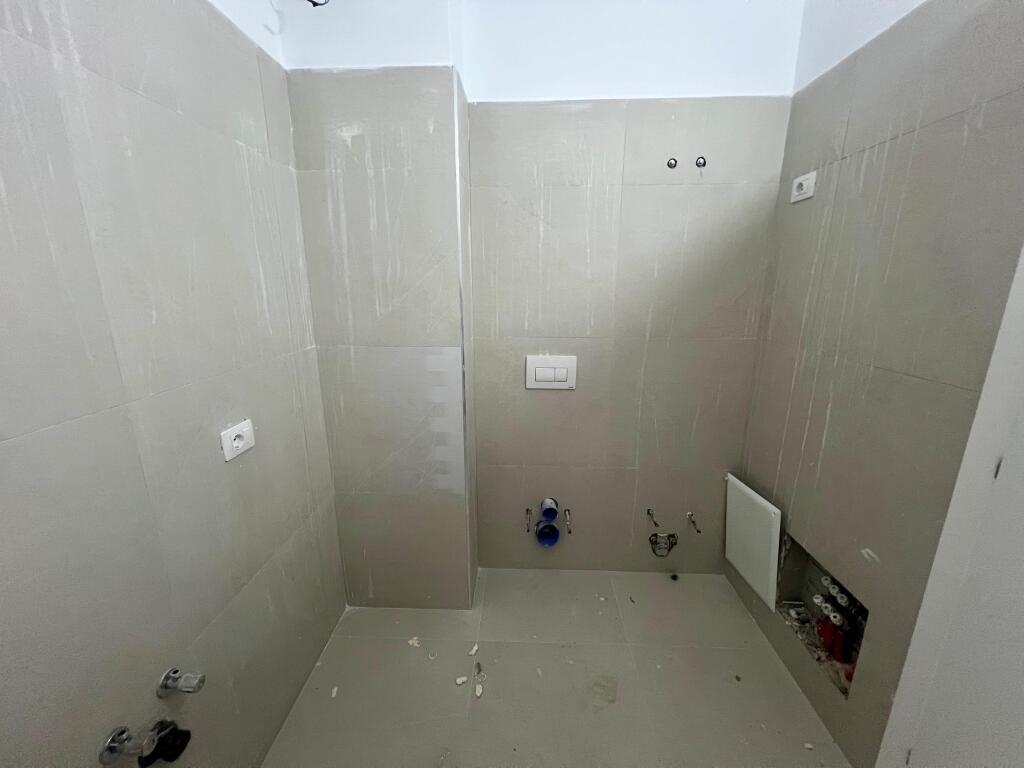 Apartment for sale in Radhimë